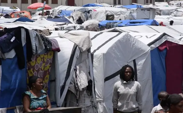 Abantu ibihumbi amagana baracyari mu nkambi zitandukanye muri Kivu ya ruguru, aha ni mu nkambi ya Kanyaruchinya hafi ya Goma