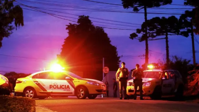 Patrullas de policías en Brasil.