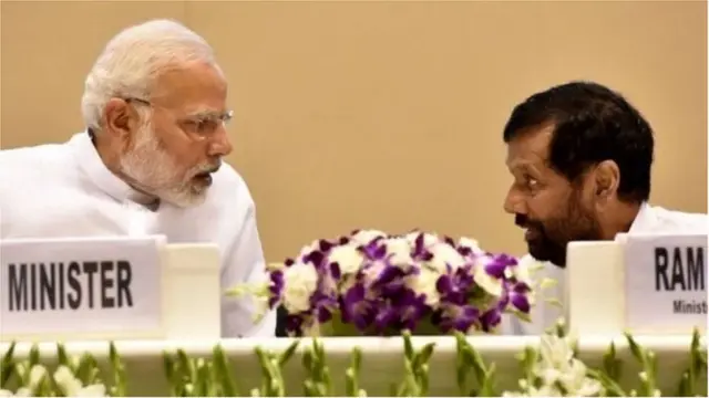 నరేంద్ర మోదీ క్యాబినెట్‌లో 2014 నుంచి రామ్ విలాస్ పాశ్వాన్ మంత్రిగా కొనసాగుతున్నారు