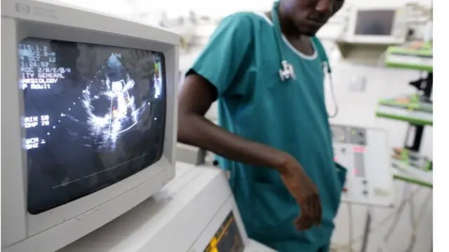 Ils font le même travail que les médecins titulaires mais ne sont pas rétribués à la hauteur de leurs activités. Les étudiants en fin de cycle ont lancé un SOS aux autorités