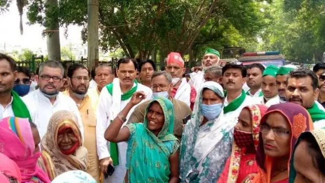 યુપીના લખનૌમાં ખેડૂત મહિલાઓ