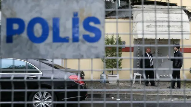 Police barricades in front of the Saudi consulate in Istanbul following the disappearance of Prominent Saudi journalist Jamal Khashoggi on October 15, 2018.