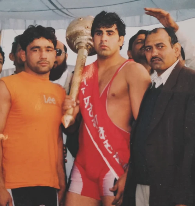 अनुज चौधरी