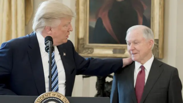 Donald Trump y Jeff Sessions.