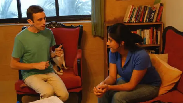 हिंदी सिखाने वाली लड़की