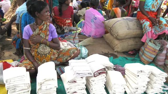 आदिवासी महिलाएं