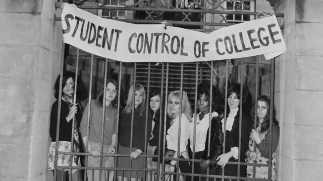 تحصن دانشجویان در لندن