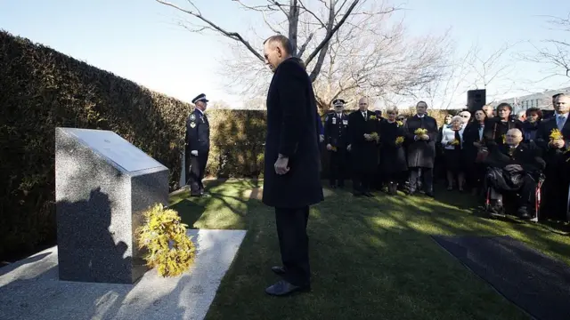 Прем'єр-міністр Австралії Тоні Ебботт на церемонії відкриття меморіалу австралійських жертв MH17