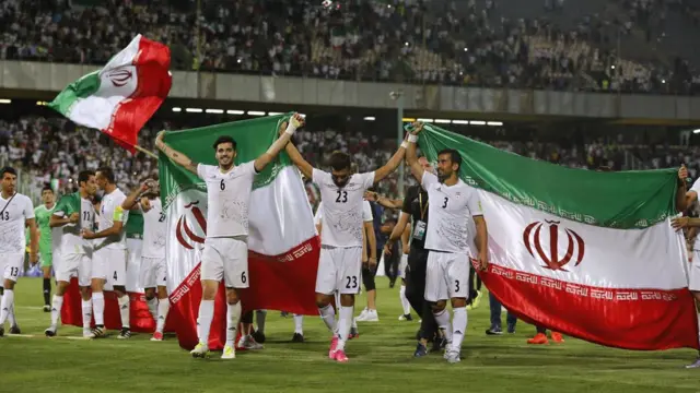 Jugadores de Irán celebran