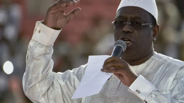 Le président Macky Sall s'exprime lors de son dernier meetin au stade Léopold Sédar Senghor, le 22 février 2019 à Dakar.