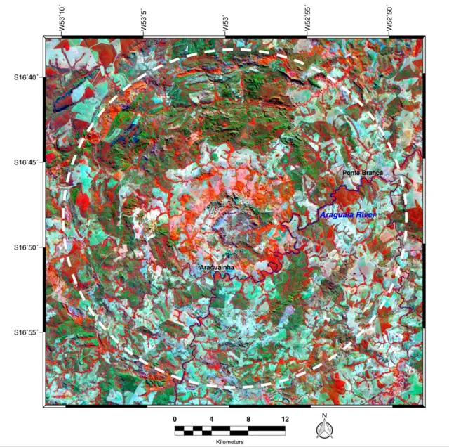 A crateranao consigo depositar no sportingbetAraguainha vista por satélite; os pontilhados brancos no circulo mostram os 40 kmnao consigo depositar no sportingbetdiâmetro da cratera.