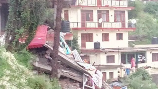 इमारत का मलबा