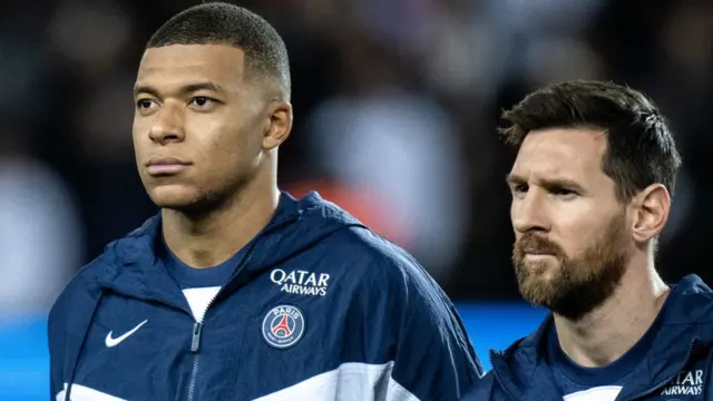 Mbappé y Messi con la equipación del PSG