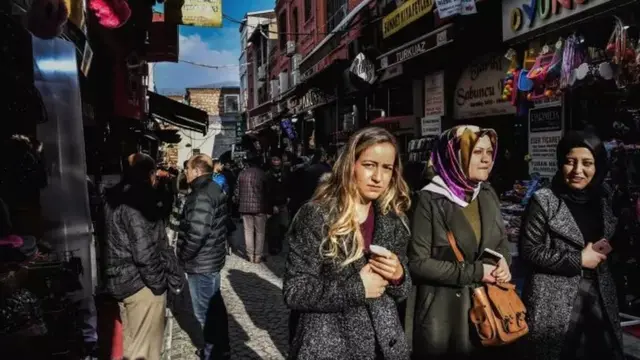 İstanbul'da alışveriş yapanlar