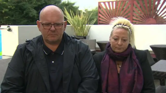 Tim Dunn y Charlotte Charles