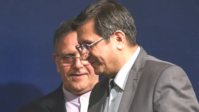 عبدالناصر همتی و ولی الله سیف روسای فعلی و پیشین بانک مرکزی ایران