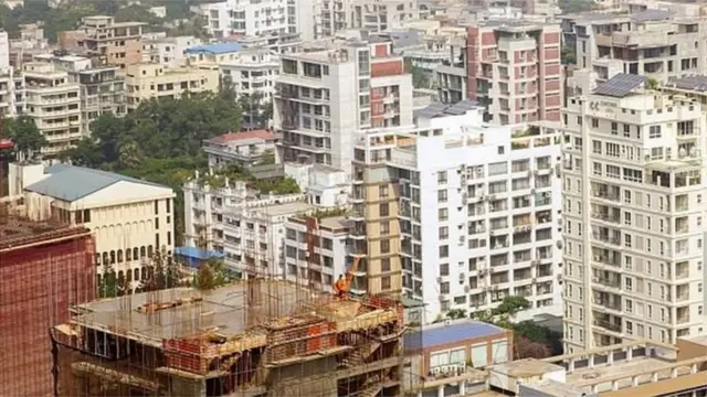 ঢাকায় নিজের একটি বাড়ি কিনতে চাইলেও অনেকেই মেলাতে পারছেন না সামর্থ্যের অভাবে