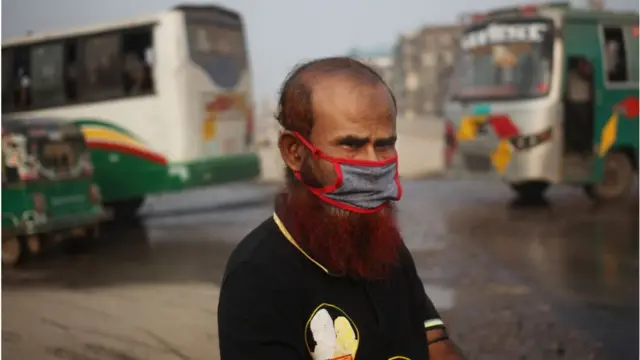 করোনাভাইরাসে আক্রান্তদের একটি বড় সংখ্যকই পুরুষ।