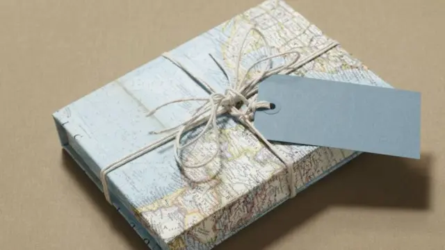 Montañas y refrigeradores con formas de saltamontes son algunos de los regalos más extraños que se obsequiaron los países.