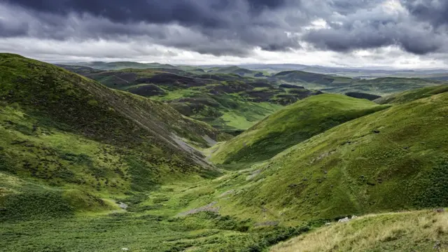Пустынные холмы в Скоттиш-Бордерз