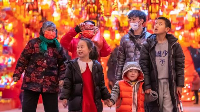 Красное на белом: почему не все в Китае радуются лунному Новому году