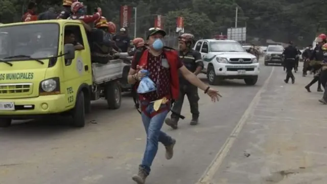 எரிமலை வெடிப்பு: வரைபடத்திலிருந்து துடைத்தெறியப்பட்ட கிராமம்