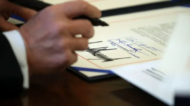 ਫ਼ਾਇਰ ਐਂਡ ਫਿਊਰੀ꞉ ਇਨ ਸਾਈਡ ਦ ਟਰੰਪ ਵ੍ਹਾਈਟ ਹਾਊਸ