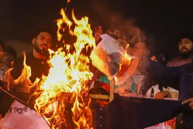 బంగ్లాదేశ్, అల్లర్లు, హిందూ యువకుడి సజీవ దహనం, ముహమ్మద్ యూనస్