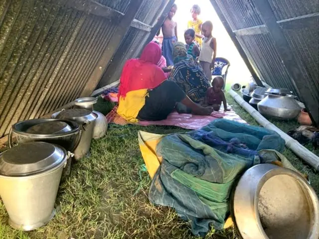 મોઇનુલનો પરિવાર