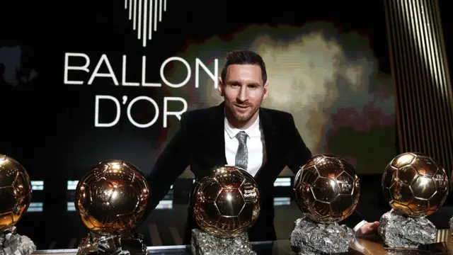 발롱도르는 전 세계 173명의 기자가 투표를 통해 결정하는 올해의 유럽 선수상으로 1956년 프랑스의 축구 전문지 '프랑스 풋볼'에서 시작했다
