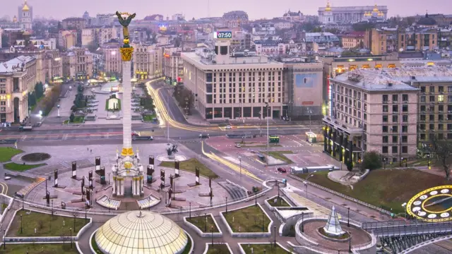 Praça da independência Maidan Nezalezhnostijogos online gratis para jogarKiev