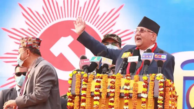 बुटवलको सभामा सम्बोधन गर्दै ओली