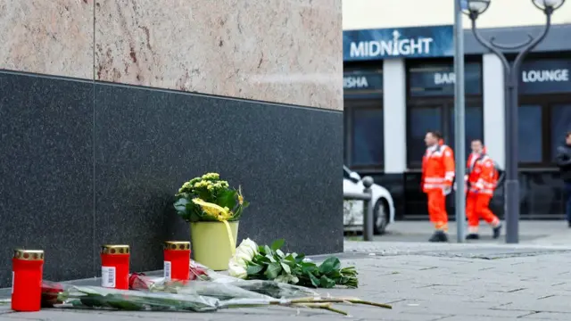 بار میدنایت یکی از مکان‌هایی است که مورد حمله قرار گرفته است