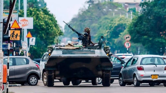 जिम्बाब्वे, सैन्य कू, नजरबन्द