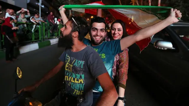 شش سال پیش و بعد از توافق برجام، موجی از خوشحالی در میان ایرانیان دیده شد. اما انتظارات در ارتباط با توسعه اقتصادی ایران هرگز برآورده نشد