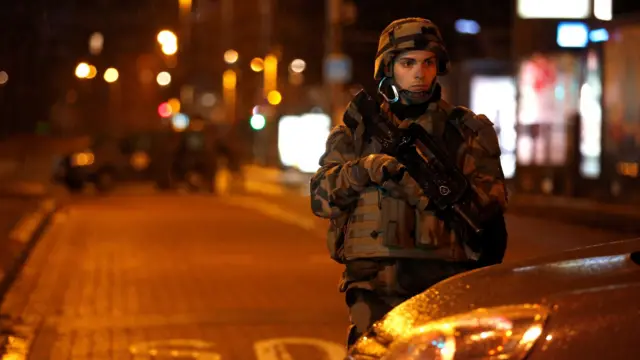 French soldier secures area as gunman hunted in Strasbourg on 11 December 2018