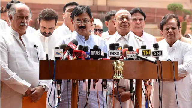 કૉંગ્રેસના નેતા ભરતસિંહ સોલંકીએ અંગત કારણોસર રાજકારણમાંથી બ્રેક લેવાની જાહેરાત કરી છે