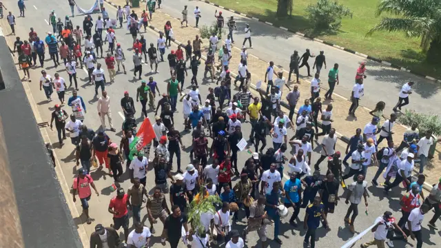 Youths dey march for Peter Obi