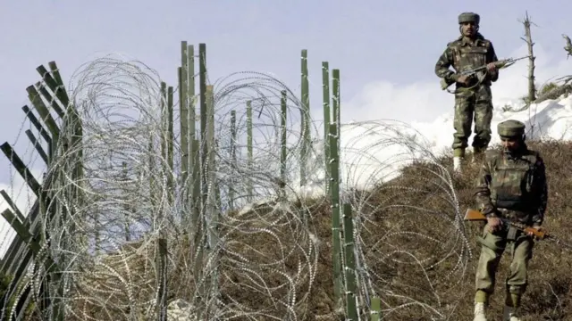 సైనికులు