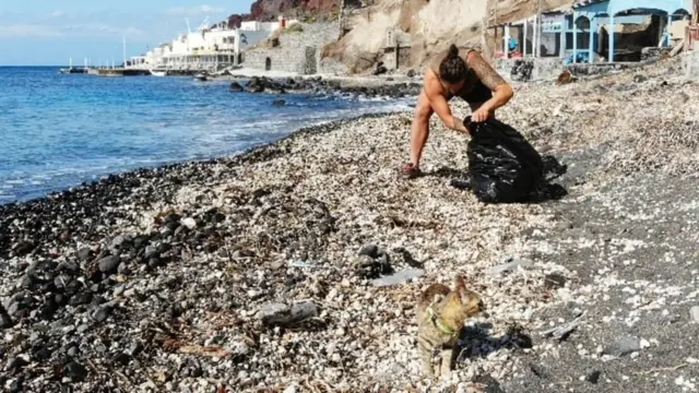 macka smece na plaži