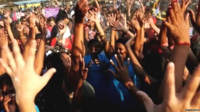 महिलाएं