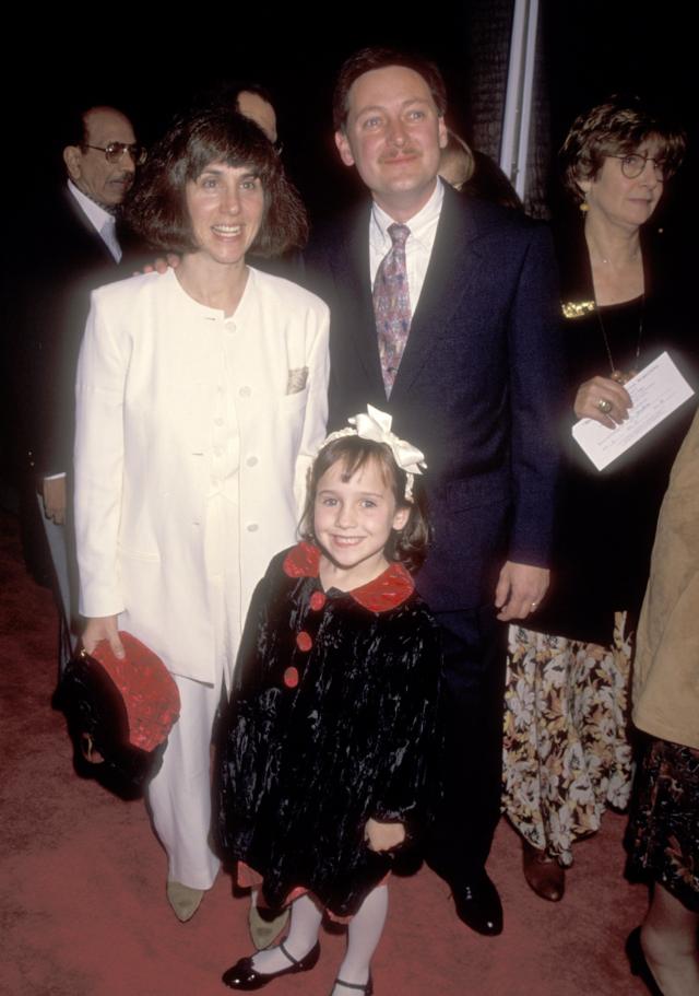 Mara Wilson con sus padres