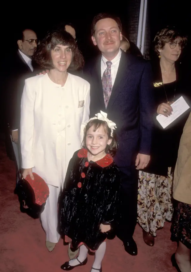 Mara Wilson con seus pais