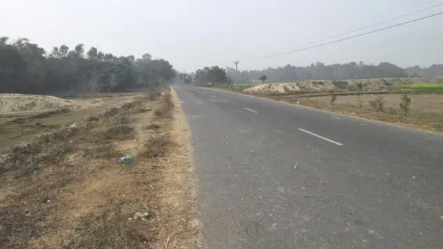 गांव तक सड़क की ज़रूरत