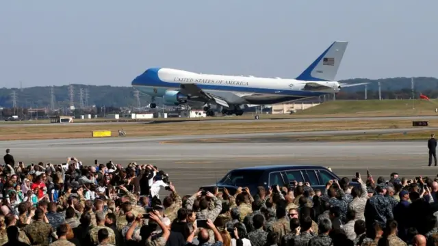 空军一号在驻日美军横田空军基地着陆（5/11/2017）