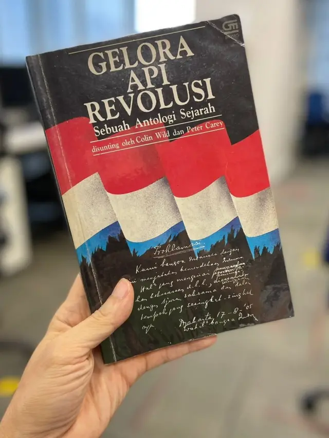 Gelora Api Revolusi