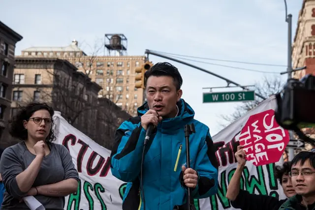 成为了社会运动家的外卖中餐馆雇员