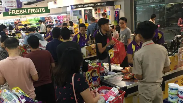 စူပါမားကတ်ကြီးအချို့ မတ် ၂၃ ရက် ညပိုင်းက ယာယီပိတ်ထားခဲ့ရတဲ့အထိဖြစ်ခဲ့