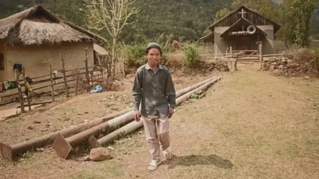 लीसांग की मुखिया टोंगसाट हाओकिप कहती हैं कि उनके गांव की काफ़ी समय तक अनदेखी हुई है