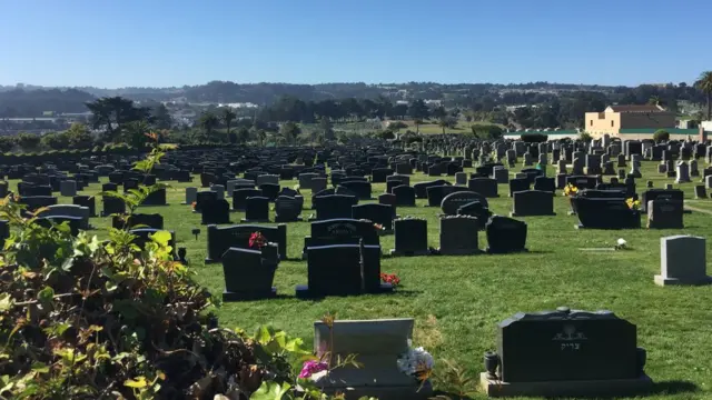 Cementerio en Colma, California